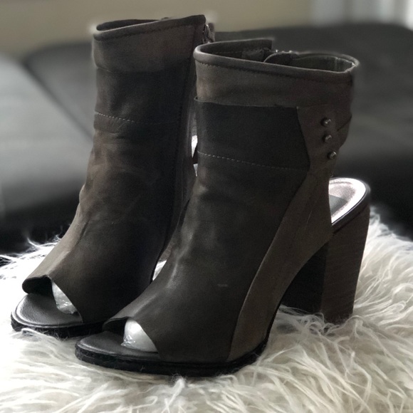 Dolce Vita Open Toed Heels - Picture 1 of 4